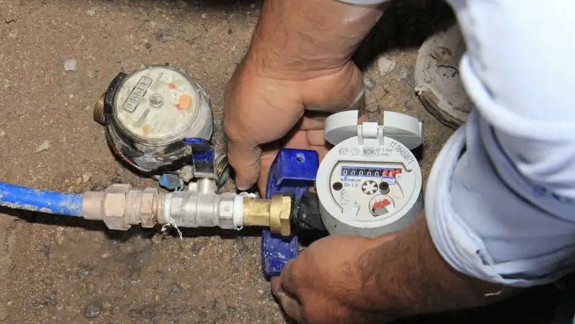 Diputado Víctor Pino busca sancionar con cárcel el robo de medidores de agua