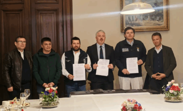 Municipios y empresas del sector telecomunicaciones firman convenio para avanzar en implementación del plan “Chao Cables”