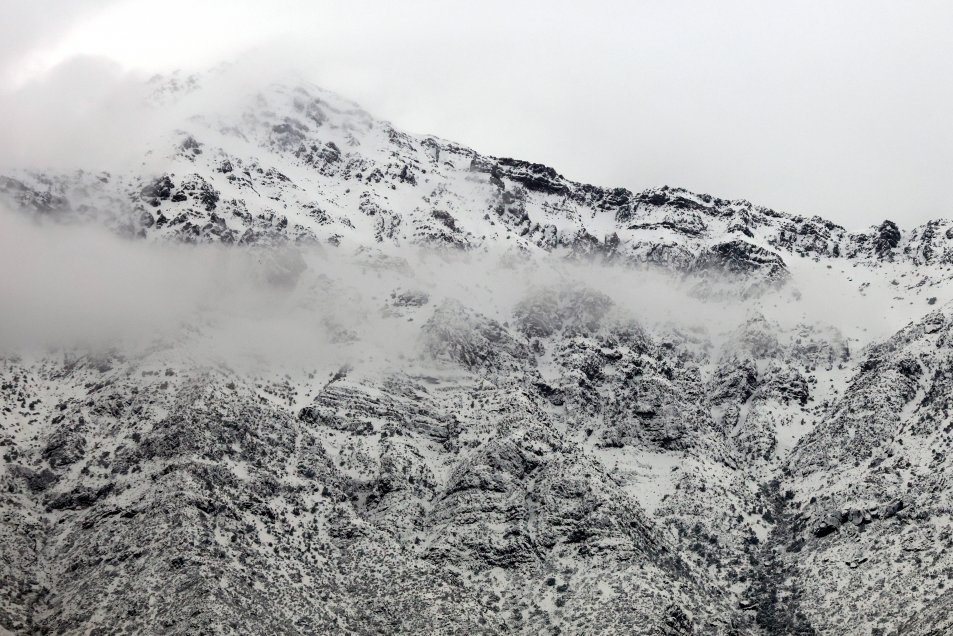 San José de Maipo amaneció cubierto de nieve tras sistema frontal